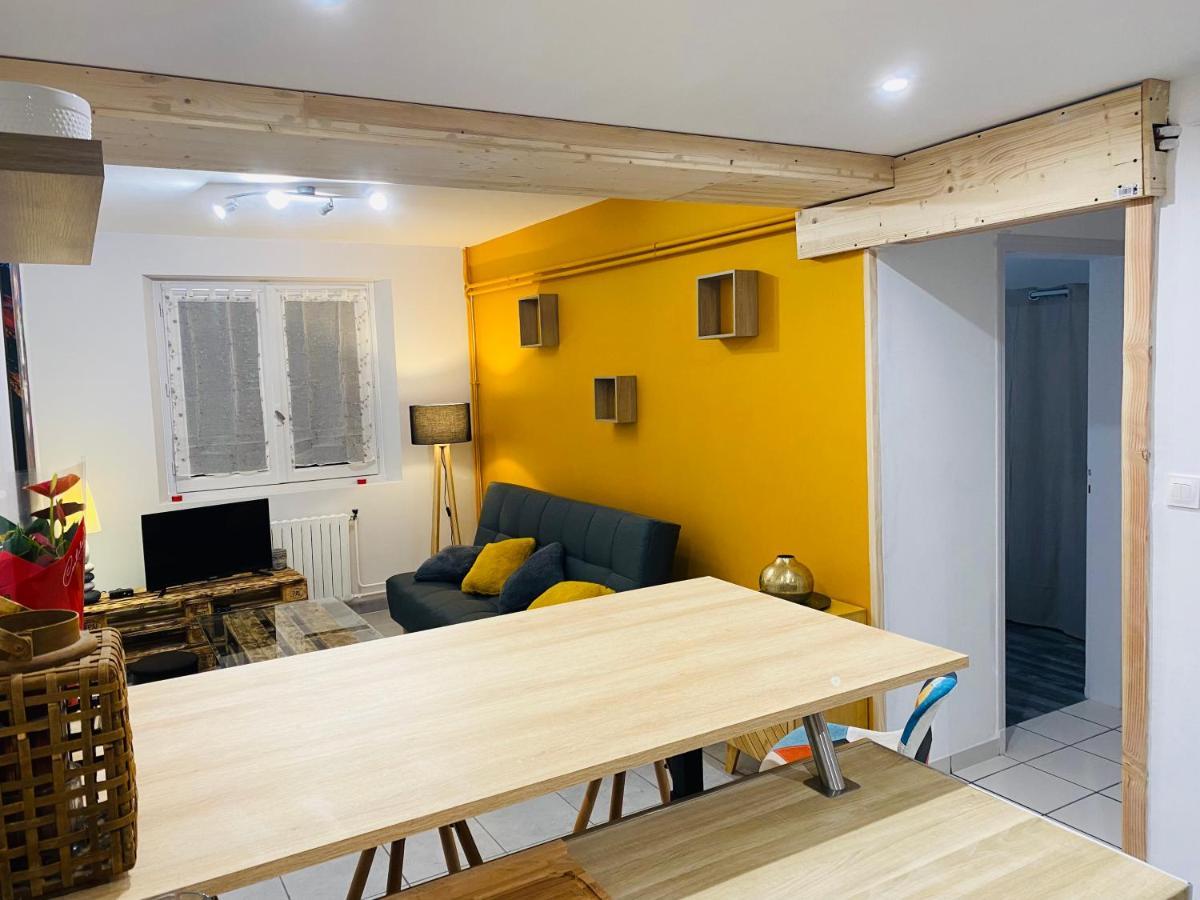 Studio 40M2 Plein Pied Avec Parking Jussac Bagian luar foto